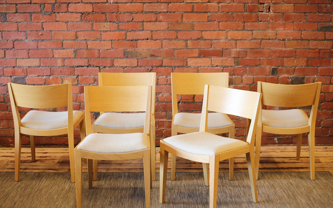 ZUSTER dining chairs